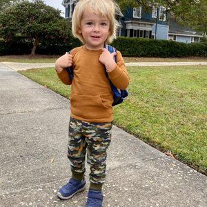 2-Piece Tommy Bahama outfit / Size 2T